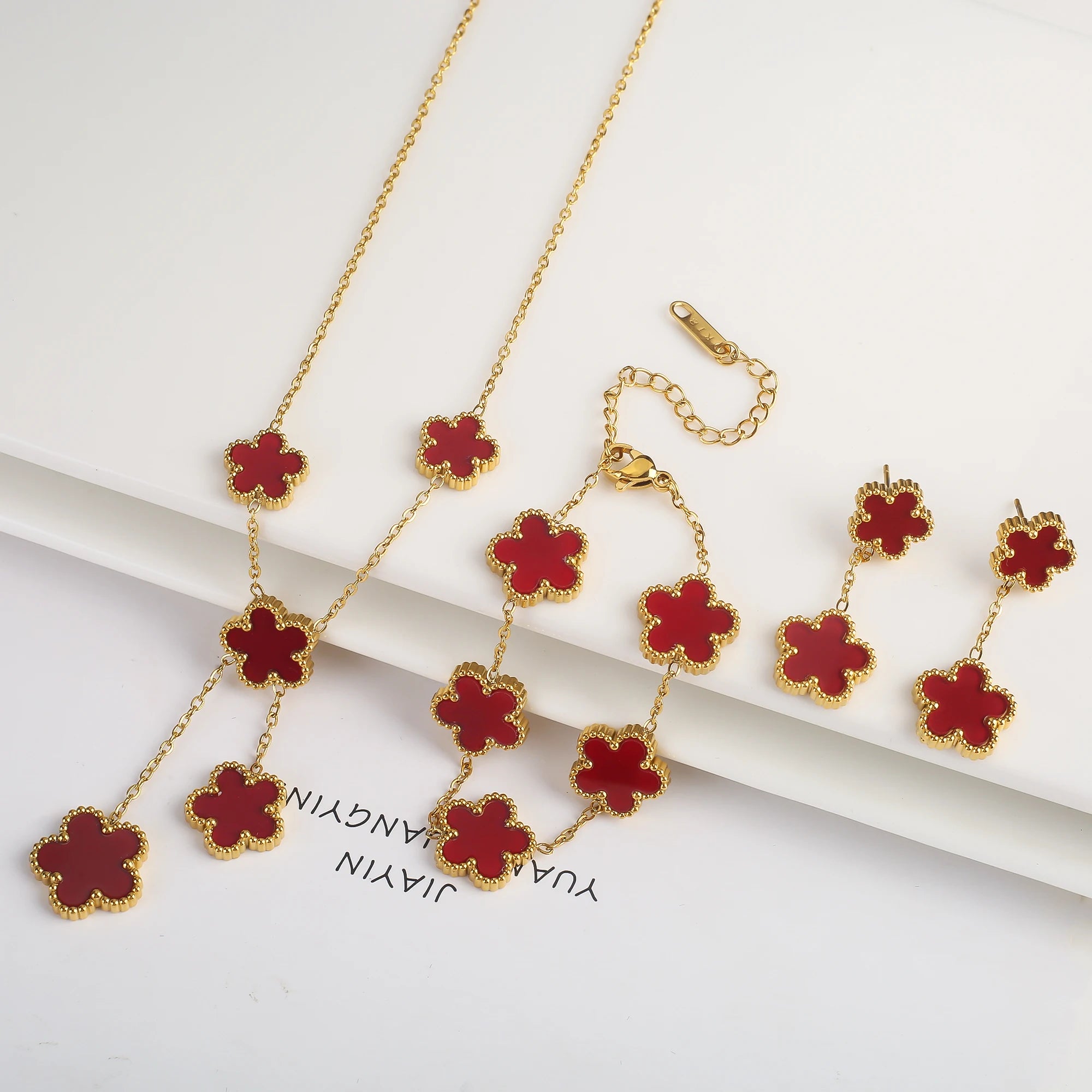 Hot Sale 3Pcs Stainless Steel 18k Gold-Plated Five-Leaf Flower Necklace Earrings Bracelet Jewelry Set For Woman Jewelry Clover
