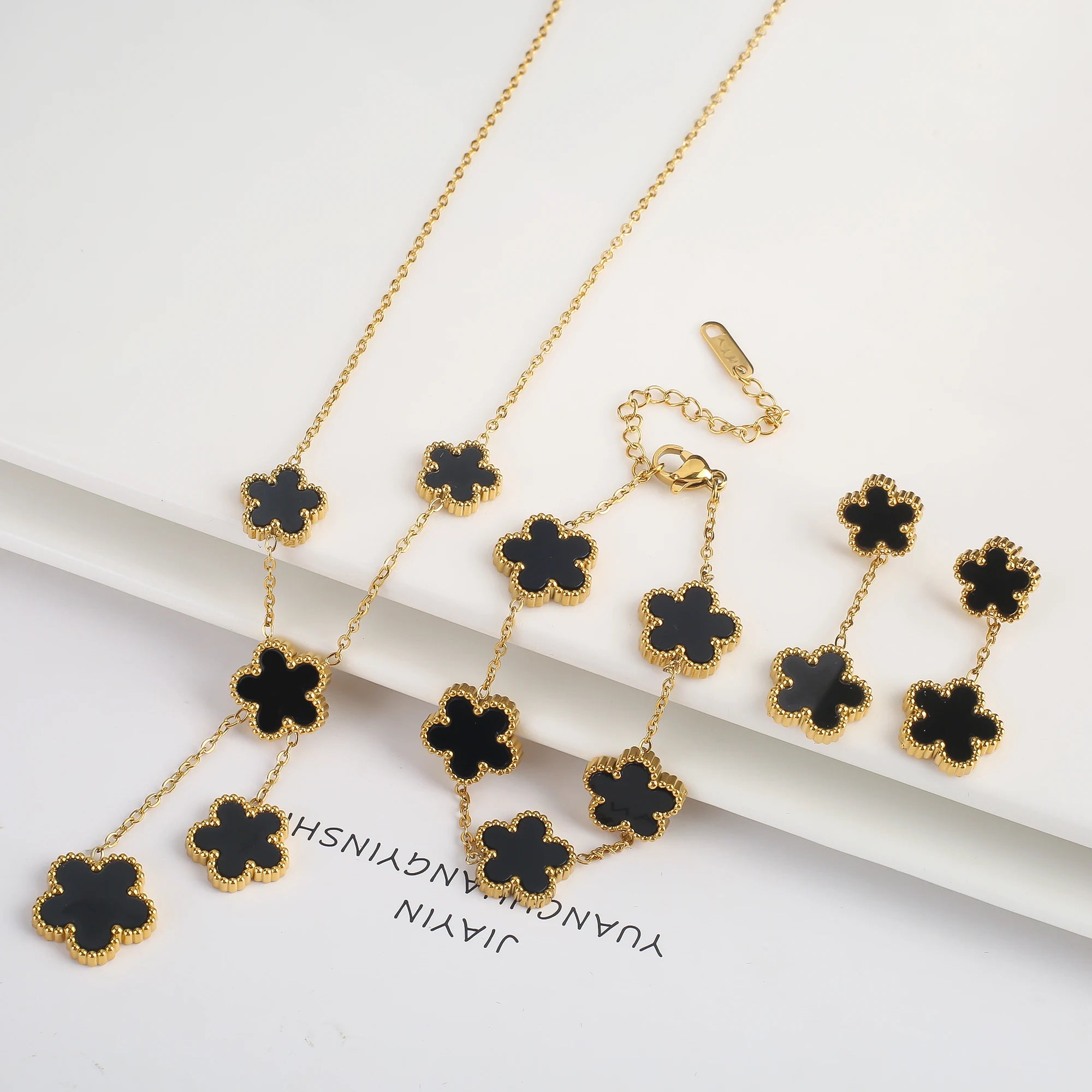 Hot Sale 3Pcs Stainless Steel 18k Gold-Plated Five-Leaf Flower Necklace Earrings Bracelet Jewelry Set For Woman Jewelry Clover