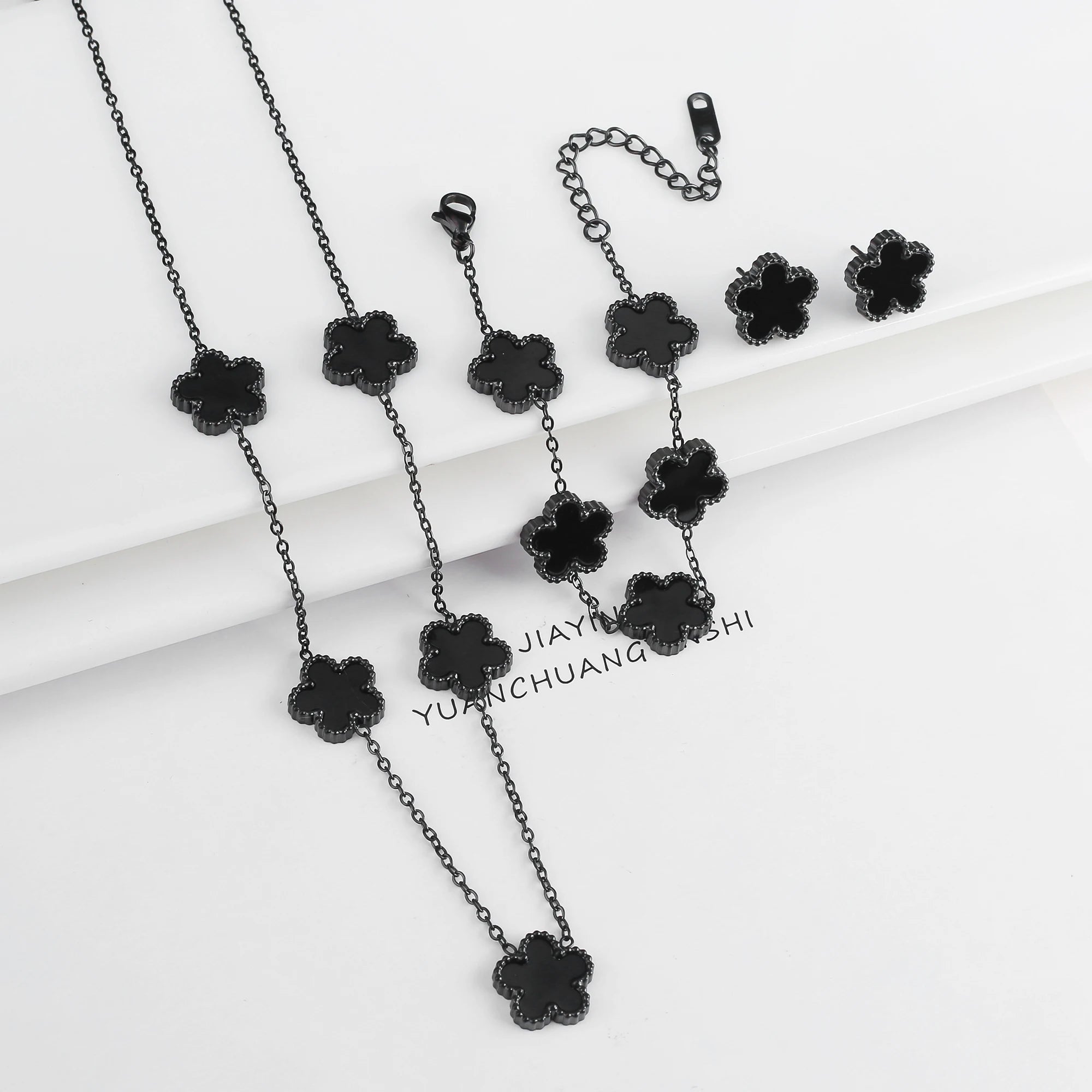 Hot Sale 3Pcs Stainless Steel 18k Gold-Plated Five-Leaf Flower Necklace Earrings Bracelet Jewelry Set For Woman Jewelry Clover