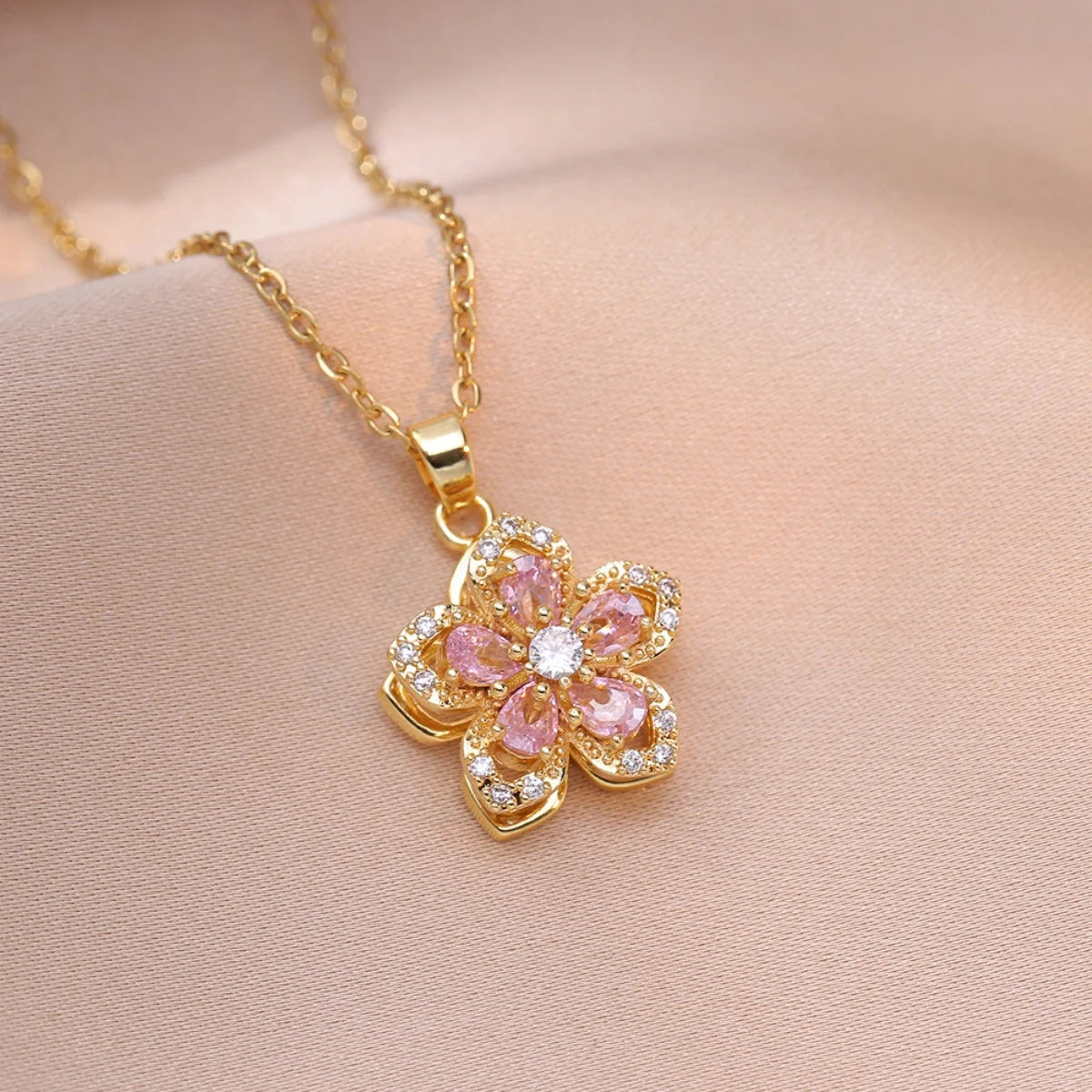 Light Luxury Shiny Zircon Rotatable Flower Pendant Necklace For Women Stainless Steel Romantic Spin Floral Plant Choker Jewelry