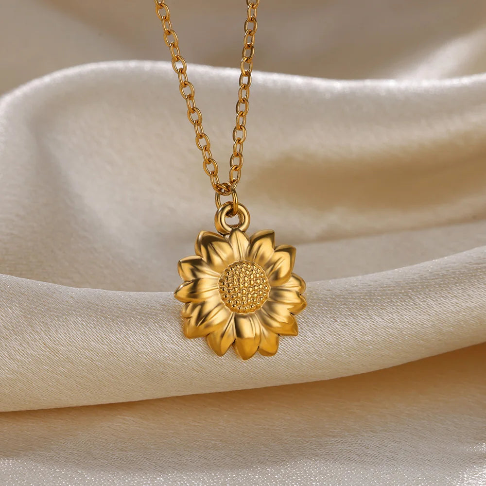 Stainless Steel Geometric Necklace For Women Fashion Sun Sunflower Pendant Clavicle Chain Aesthetic Jewelry Accessories Femme
