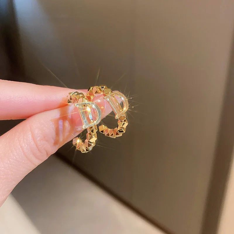 Minar Hip Hop Rock Gold Color Alloy Beads C Shaped Earring for Women Letter Circle Geometric Hoop Earrings Statement Jewellery