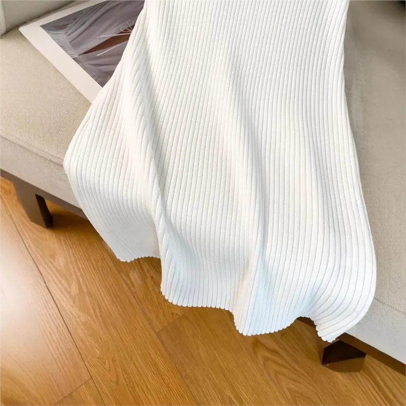 Fashionable knitted V-neck color blocked sleeveless slim fit dress for autumn and winter women's elegant temperament short skirt