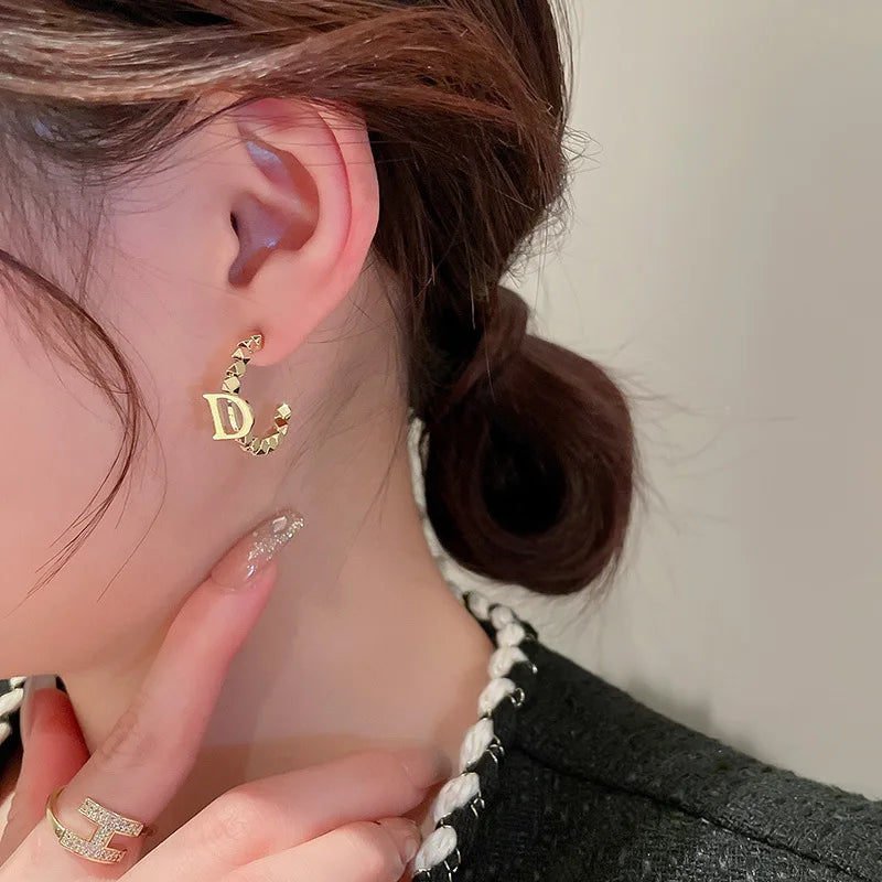 Minar Hip Hop Rock Gold Color Alloy Beads C Shaped Earring for Women Letter Circle Geometric Hoop Earrings Statement Jewellery