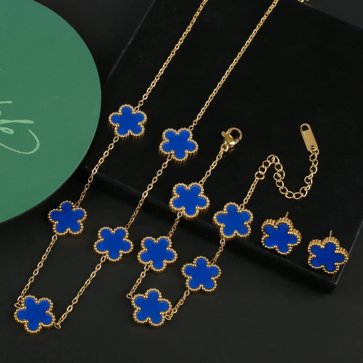 Hot Sale 3Pcs Stainless Steel 18k Gold-Plated Five-Leaf Flower Necklace Earrings Bracelet Jewelry Set For Woman Jewelry Clover