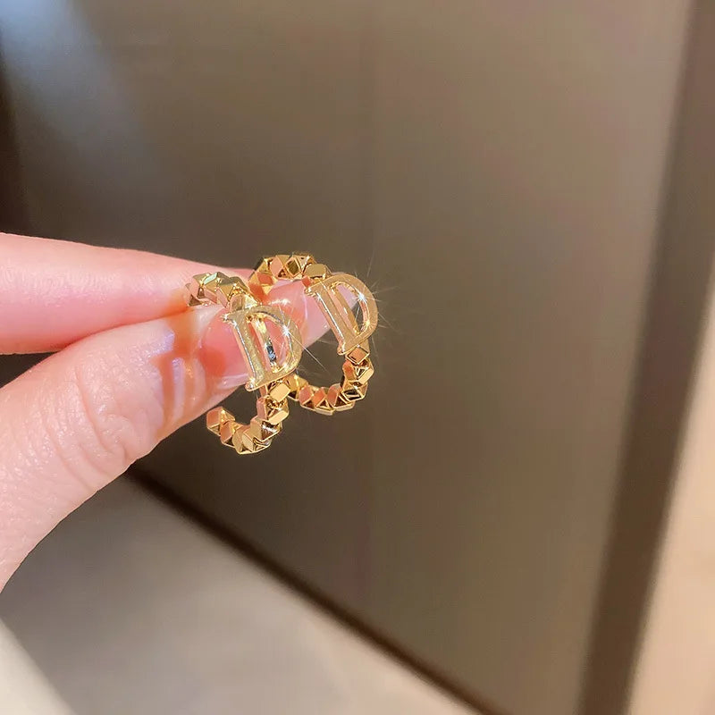 Minar Hip Hop Rock Gold Color Alloy Beads C Shaped Earring for Women Letter Circle Geometric Hoop Earrings Statement Jewellery