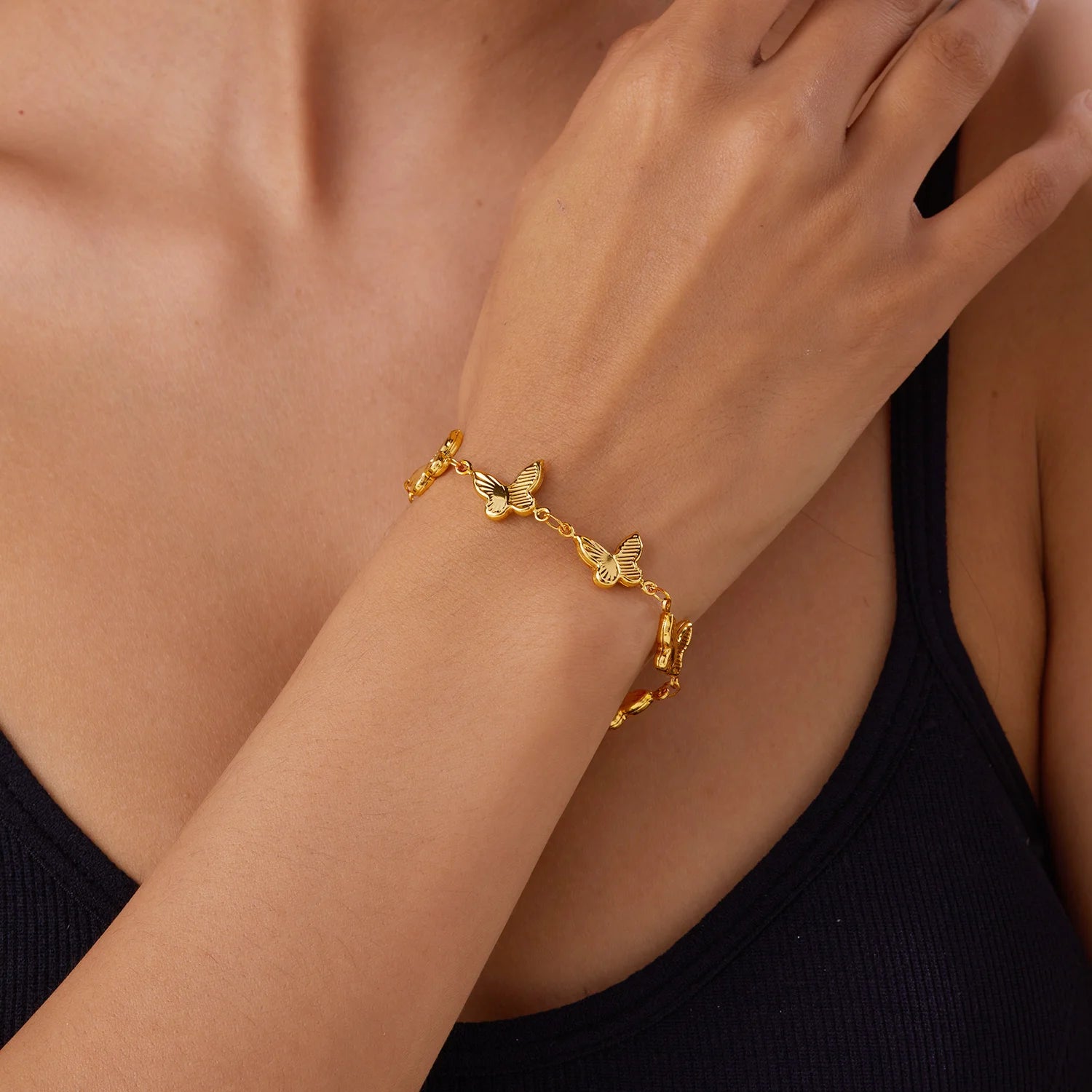 Korean Light Luxury Shiny Zircon Golden Butterfly Bracelet for Women Elegant Bangle Party Banquet Charm Wedding Jewelry Gift