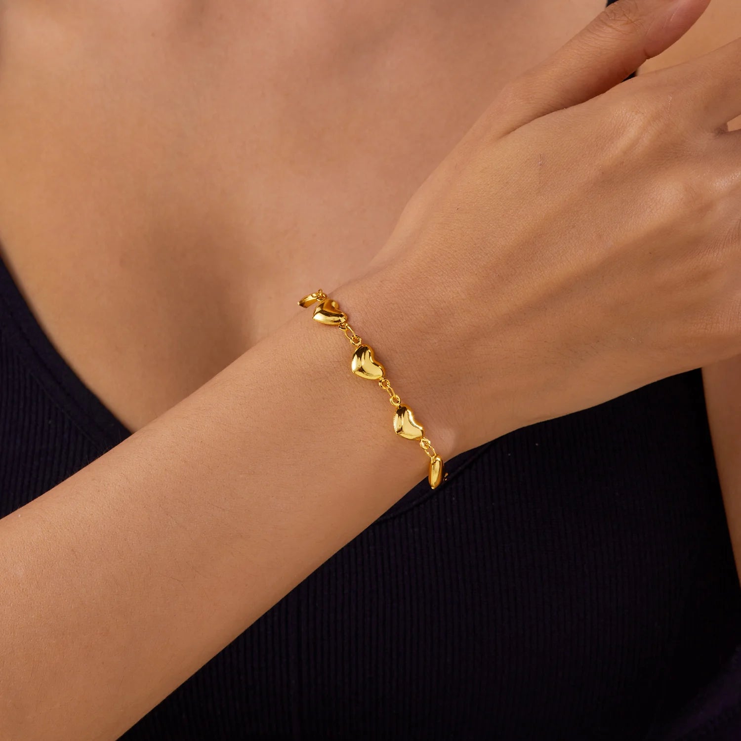 Korean Light Luxury Shiny Zircon Golden Butterfly Bracelet for Women Elegant Bangle Party Banquet Charm Wedding Jewelry Gift