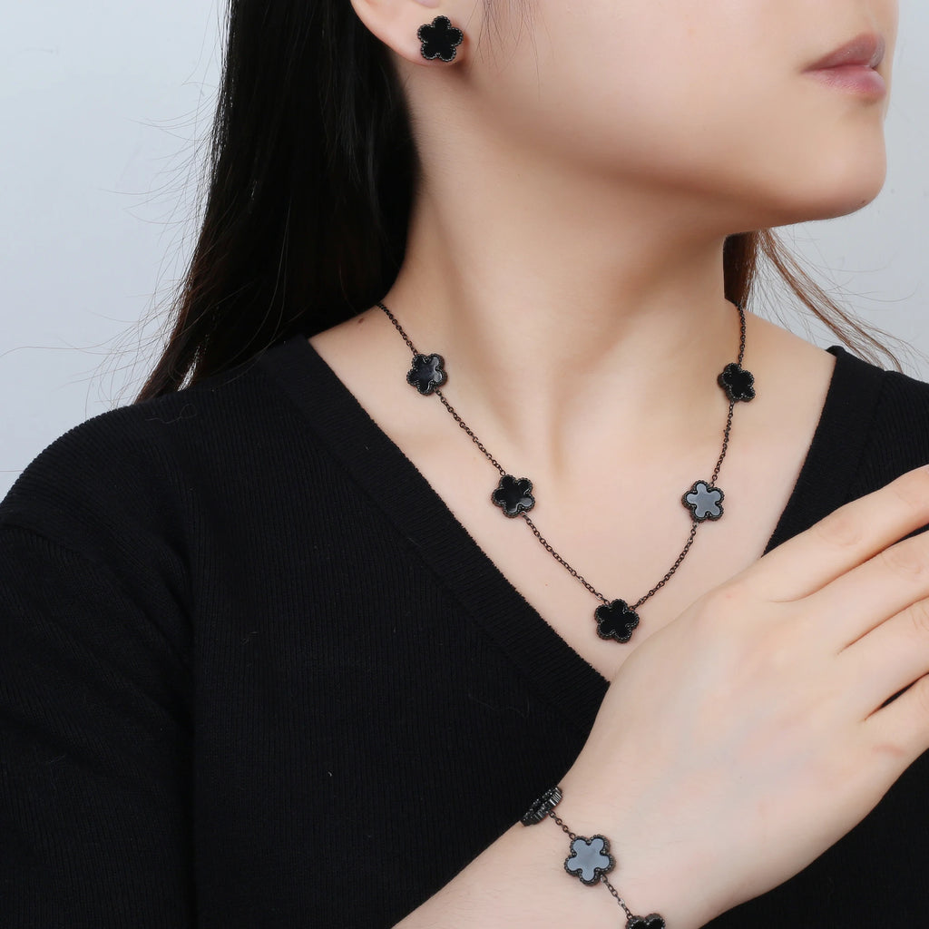 Hot Sale 3Pcs Stainless Steel 18k Gold-Plated Five-Leaf Flower Necklace Earrings Bracelet Jewelry Set For Woman Jewelry Clover