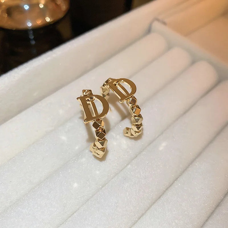Minar Hip Hop Rock Gold Color Alloy Beads C Shaped Earring for Women Letter Circle Geometric Hoop Earrings Statement Jewellery
