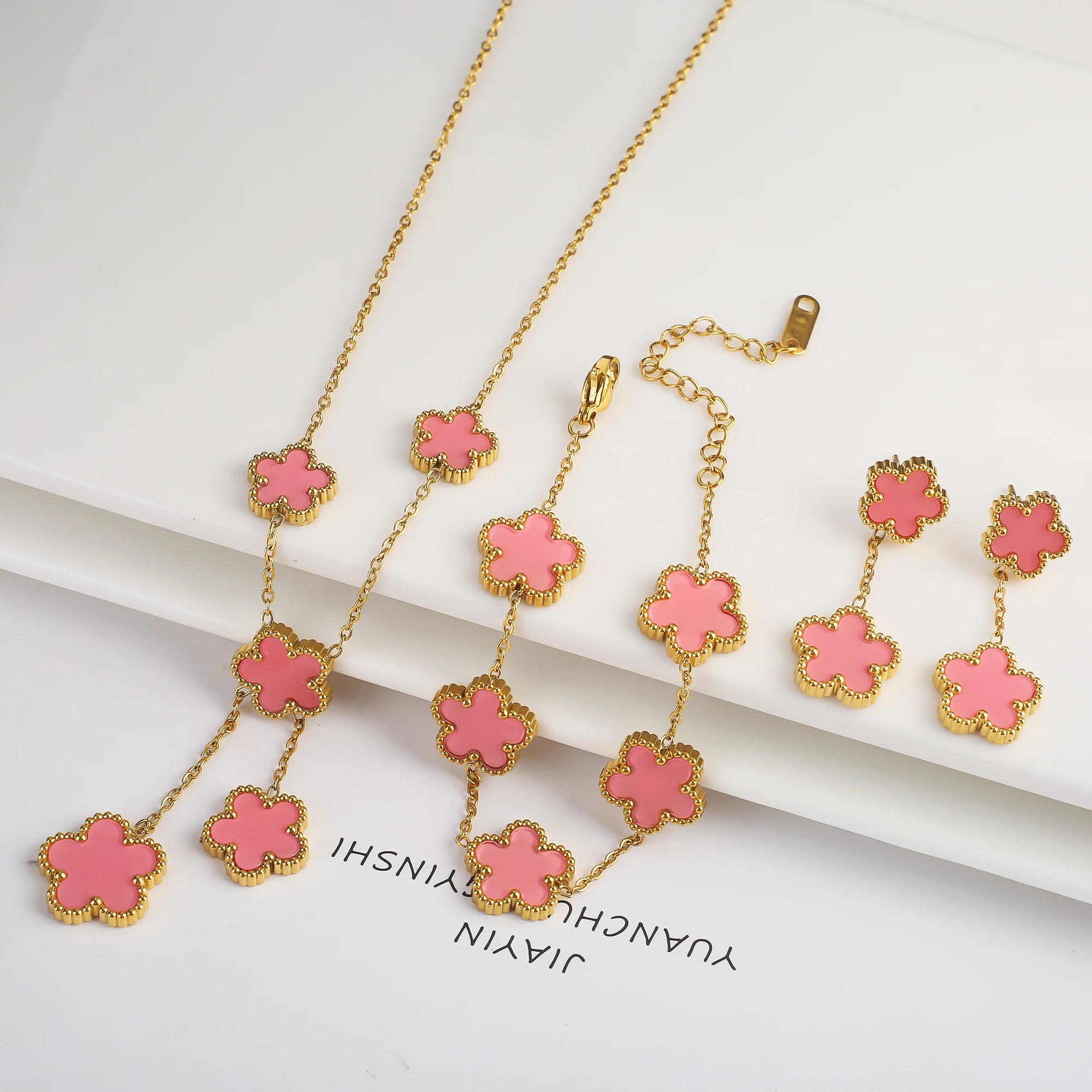 Hot Sale 3Pcs Stainless Steel 18k Gold-Plated Five-Leaf Flower Necklace Earrings Bracelet Jewelry Set For Woman Jewelry Clover