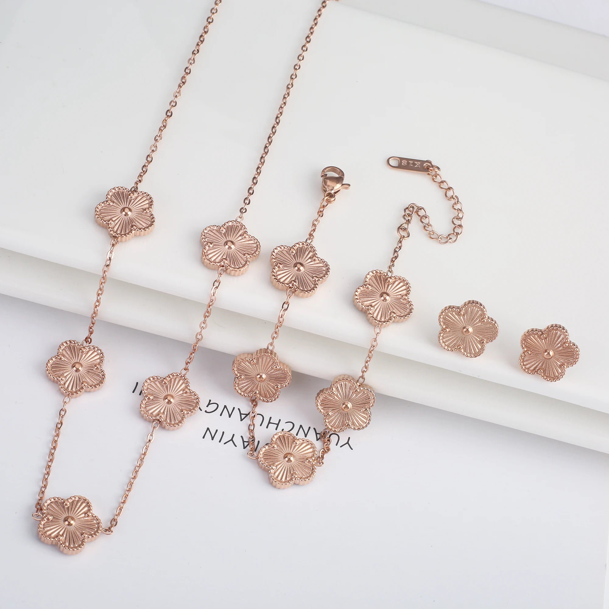 Hot Sale 3Pcs Stainless Steel 18k Gold-Plated Five-Leaf Flower Necklace Earrings Bracelet Jewelry Set For Woman Jewelry Clover
